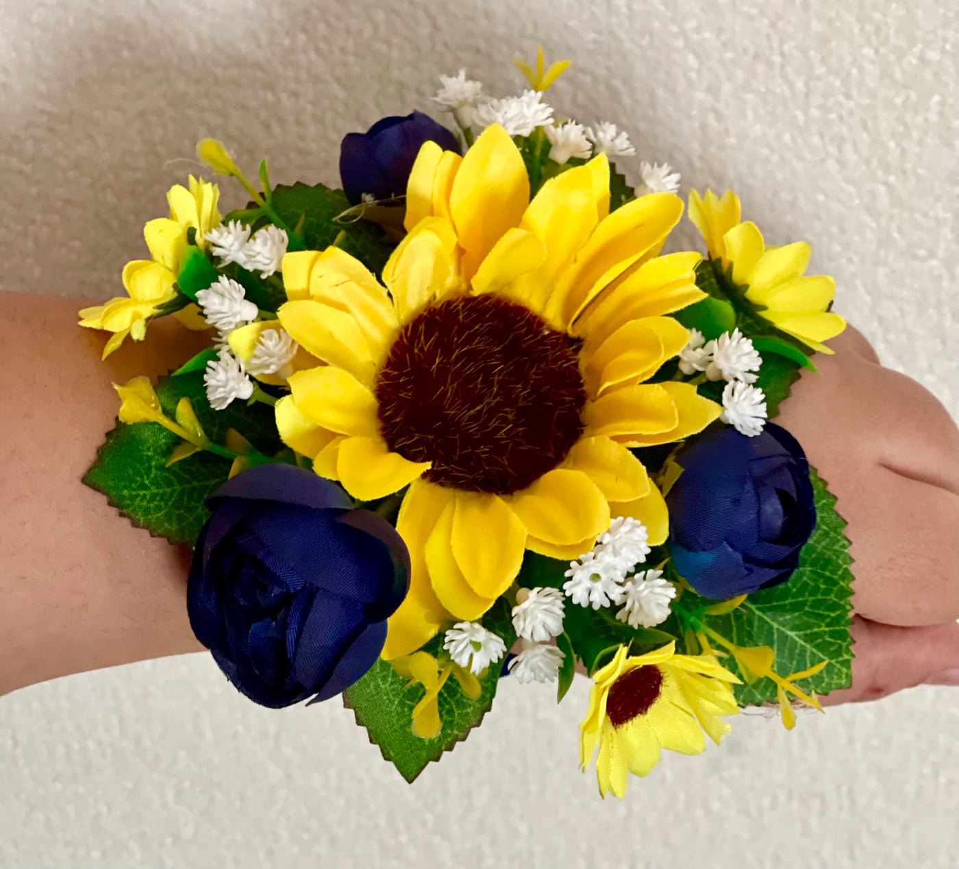 Lucy Wrist Corsage