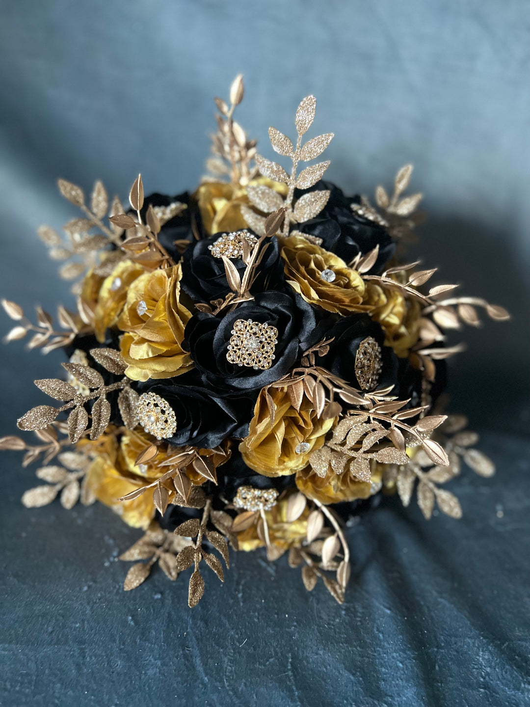 Nina Black Gold Bundle – J & S Floral